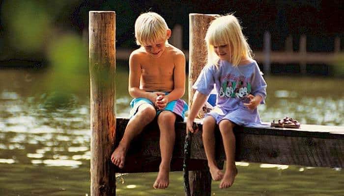 Kinder in Ferienhaus am Langeland Strand
